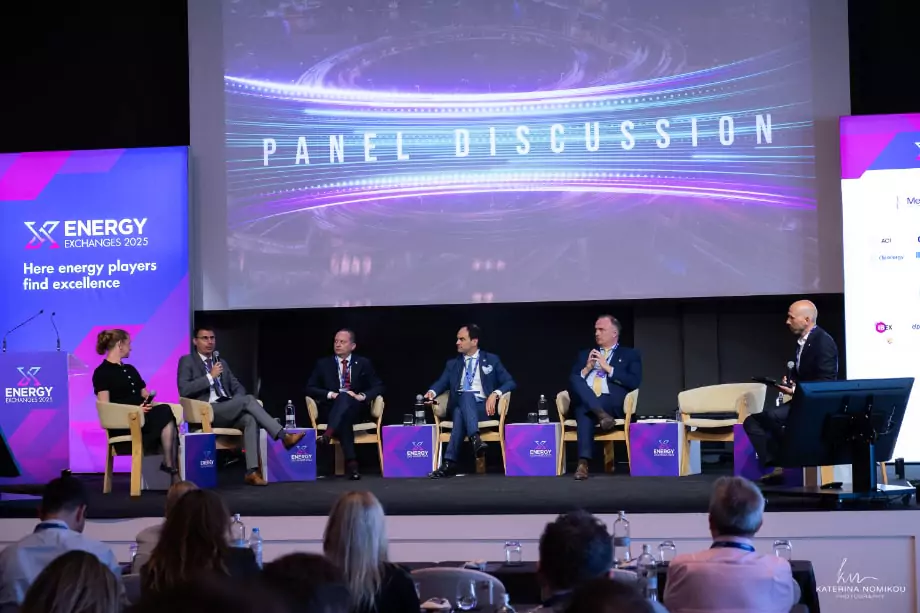 conference-263-min-68481e1d5bd4a