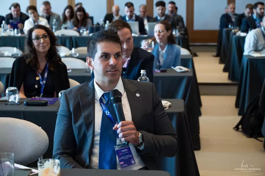 conference-535-min-68481e2607fdb